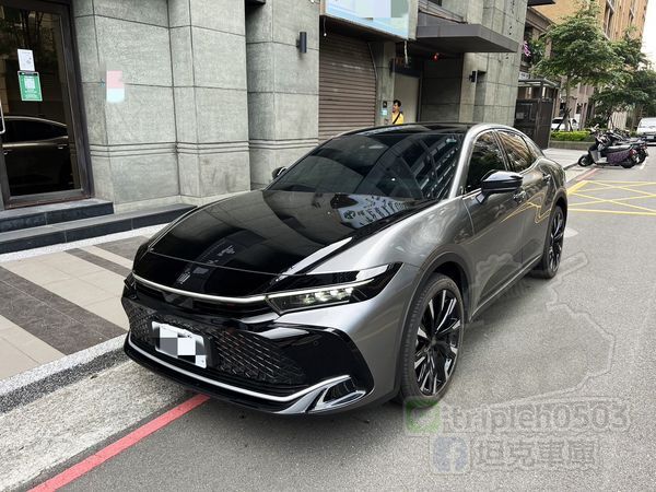 2024 CROWN 2.4T油電 4WD 皇家版