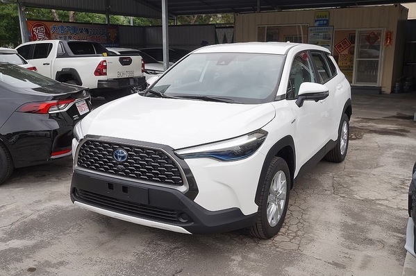 2024 cross 油電尊爵 TOYOTA全新車 中古車 二手車 認證中古車行推薦 坦克車庫 Eric