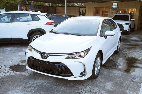 2025 cross 汽油豪華 TOYOTA全新車 中古車 二手車 認證中古車行推薦 坦克車庫 Eric